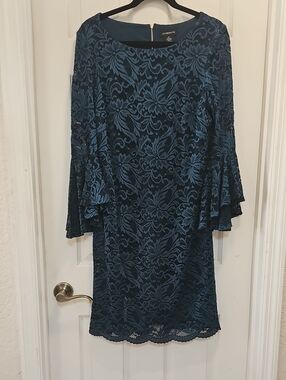 Liz Claiborne Emerald Green Lace Midi Dress with Bell Sleeves
